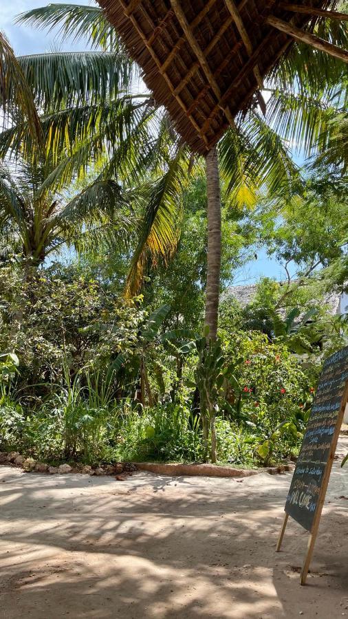 Atii Garden Bungalows Нунгві Екстер'єр фото