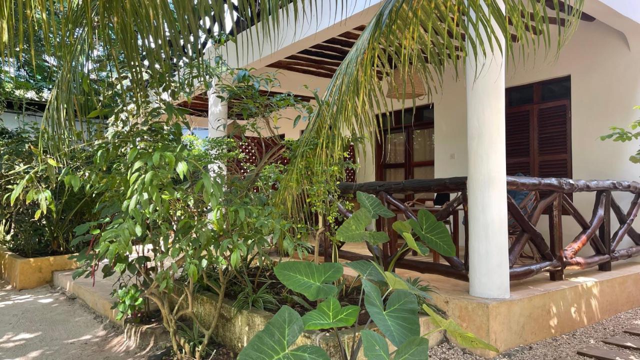 Atii Garden Bungalows Нунгві Екстер'єр фото