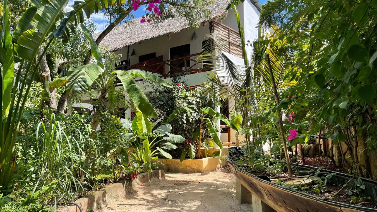 Atii Garden Bungalows Нунгві Екстер'єр фото