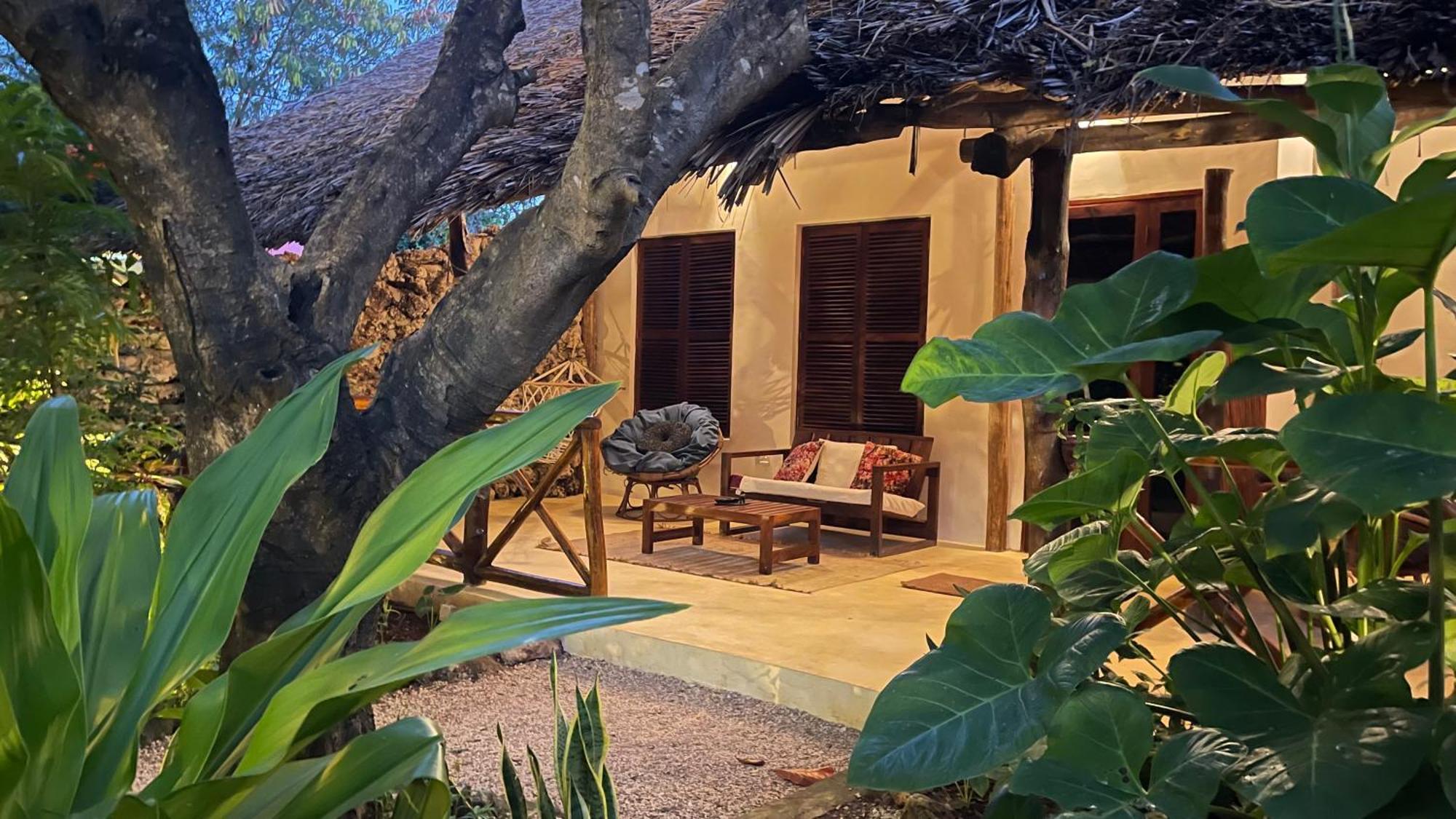 Atii Garden Bungalows Нунгві Екстер'єр фото